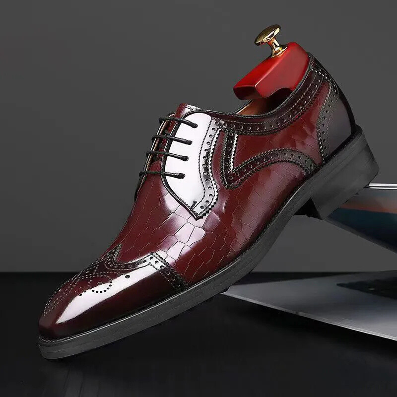 Sapato clássicos de couro para homem (Brogues)