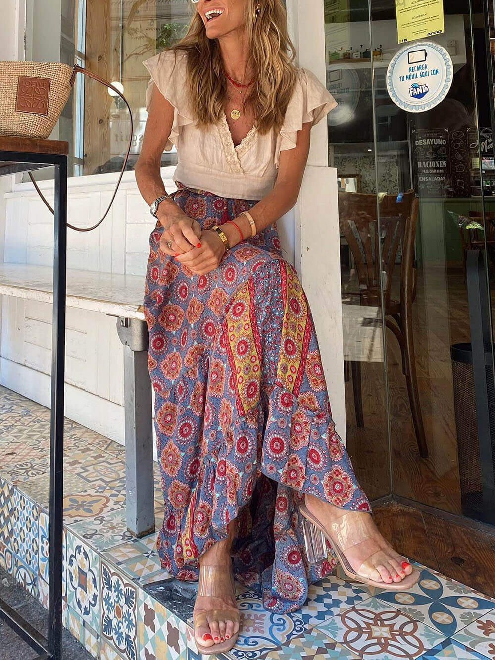 Saia maxi boho com franjas e cintura elástica