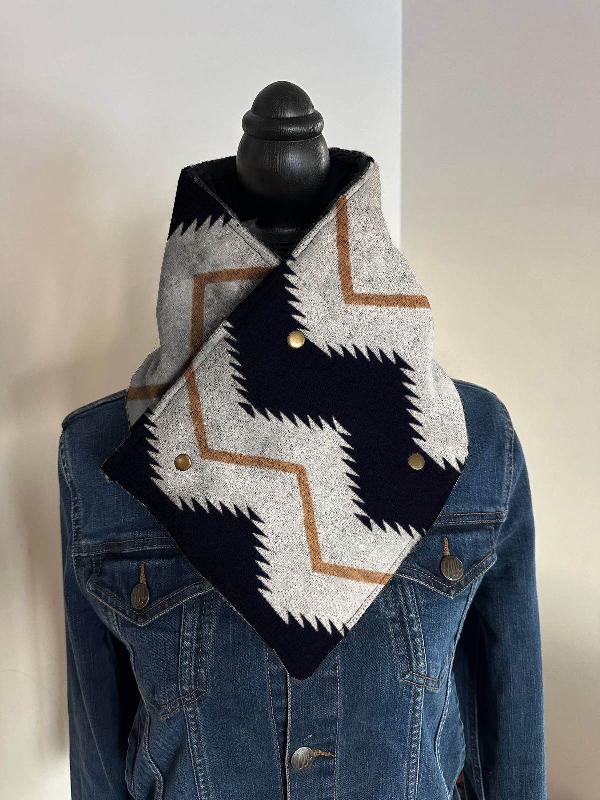 Women's Western Simple Stripe Print Aztec Warm Neck Hood