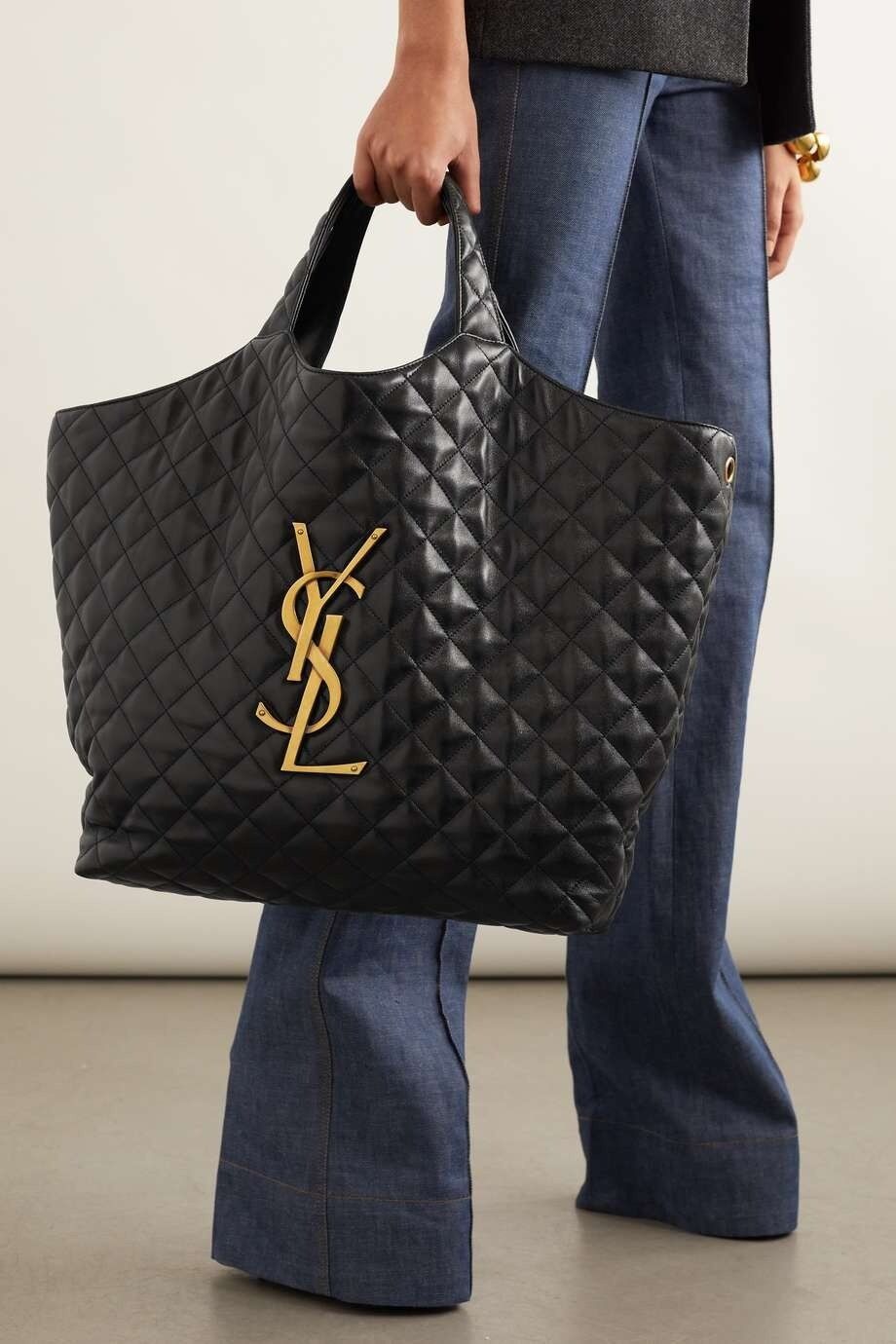 SAINT LAURENT Icare bolsa grande de couro acolchoado com enfeites