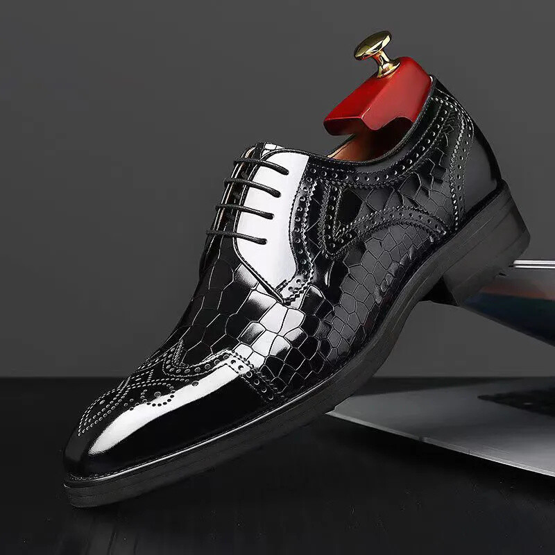 Sapato clássicos de couro para homem (Brogues)