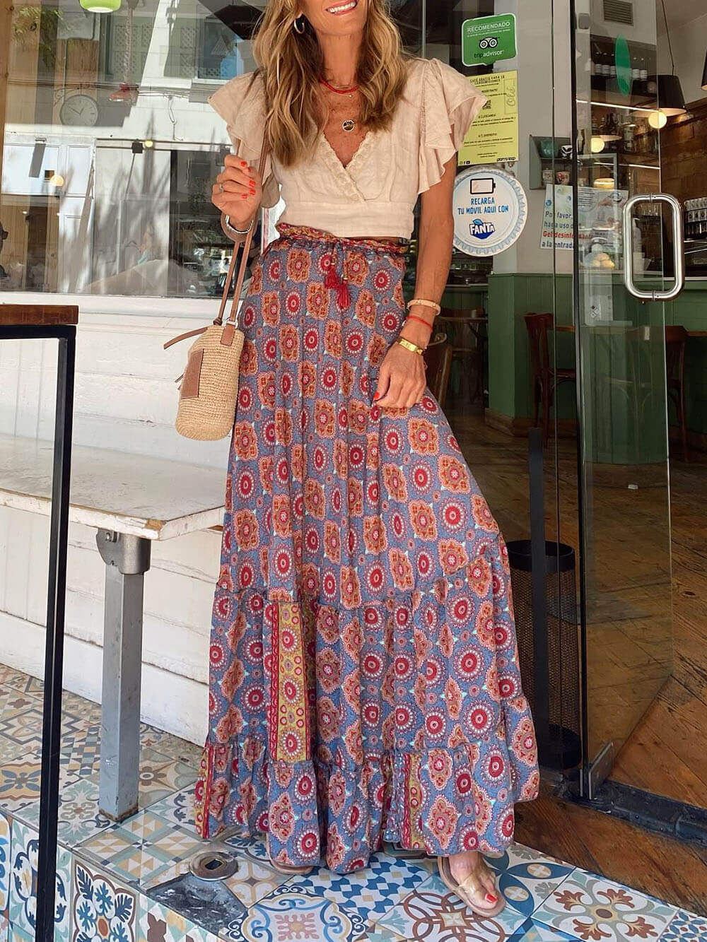 Saia maxi boho com franjas e cintura elástica