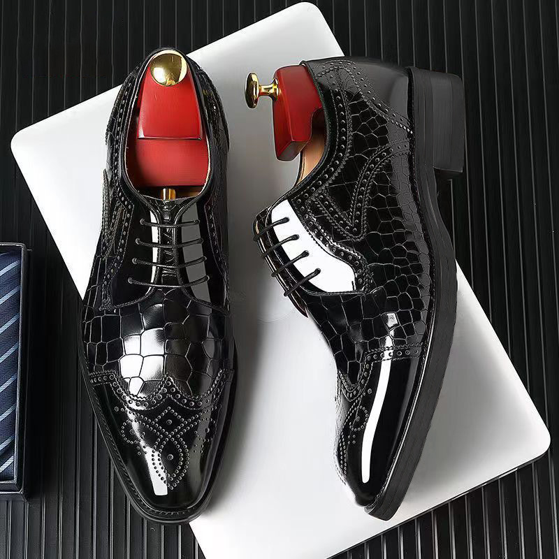 Sapato clássicos de couro para homem (Brogues)