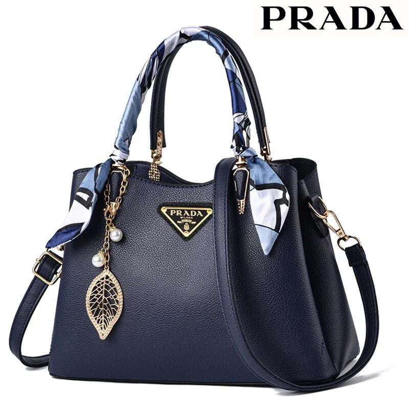 Νέα δερμάτινη τσάντα ώμου Prada 2023