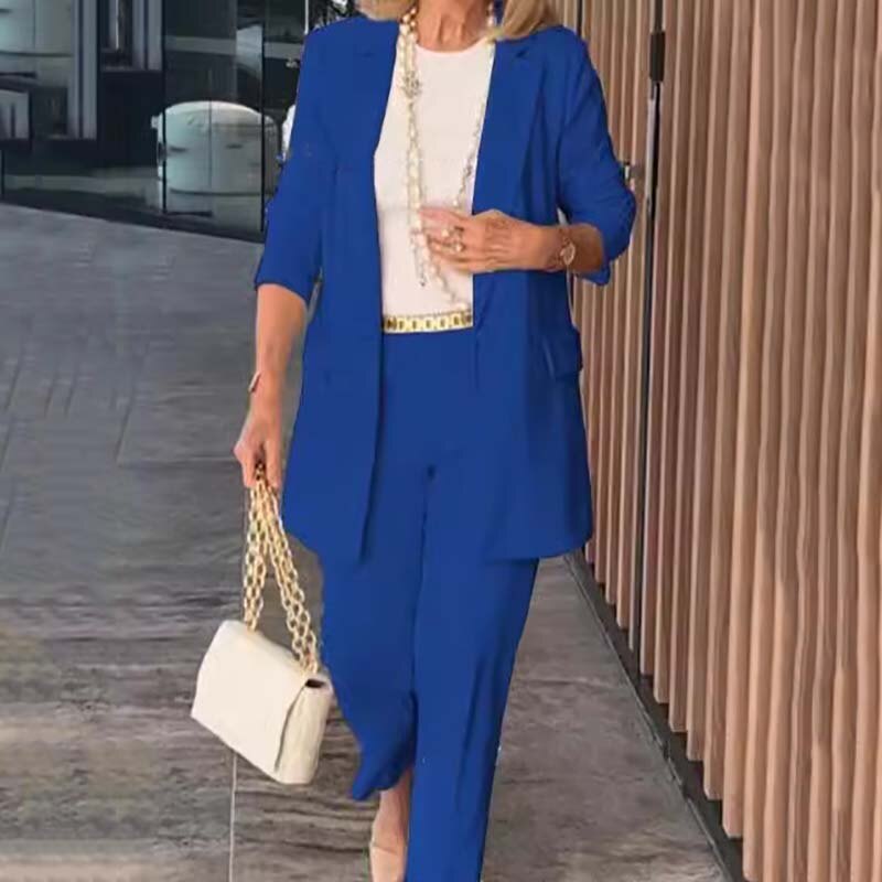 Elegante conjunto de terno de duas peças para mulheres - jaqueta e calças