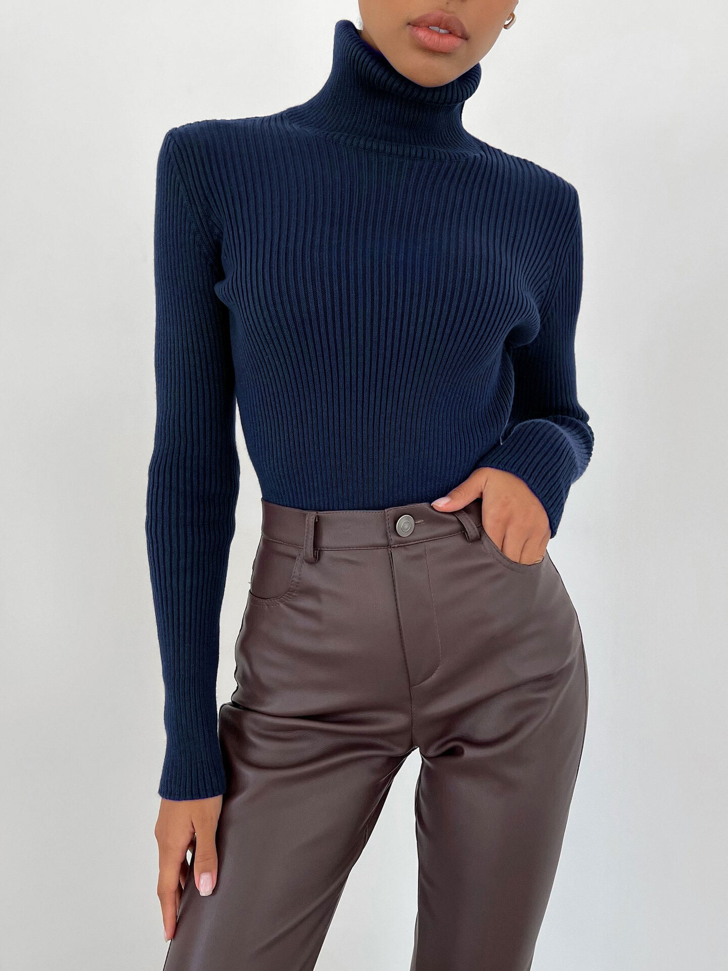 Camisola de gola alta, camisa de malha com fundo, camisola outono 2025, camisola de gola alta, camisola para mulher