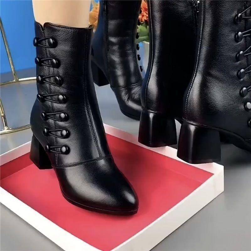 Botas de senhora em pele natural com sola macia, quentes e modernas