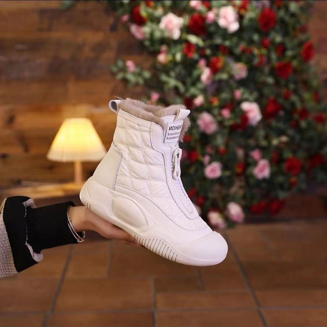 Novas botas de neve de inverno forradas de caxemira e sola macia