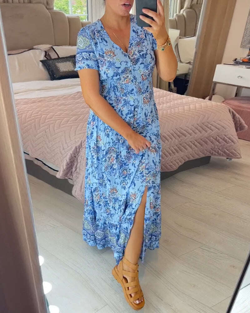 Vestido com estampa floral e decote em V