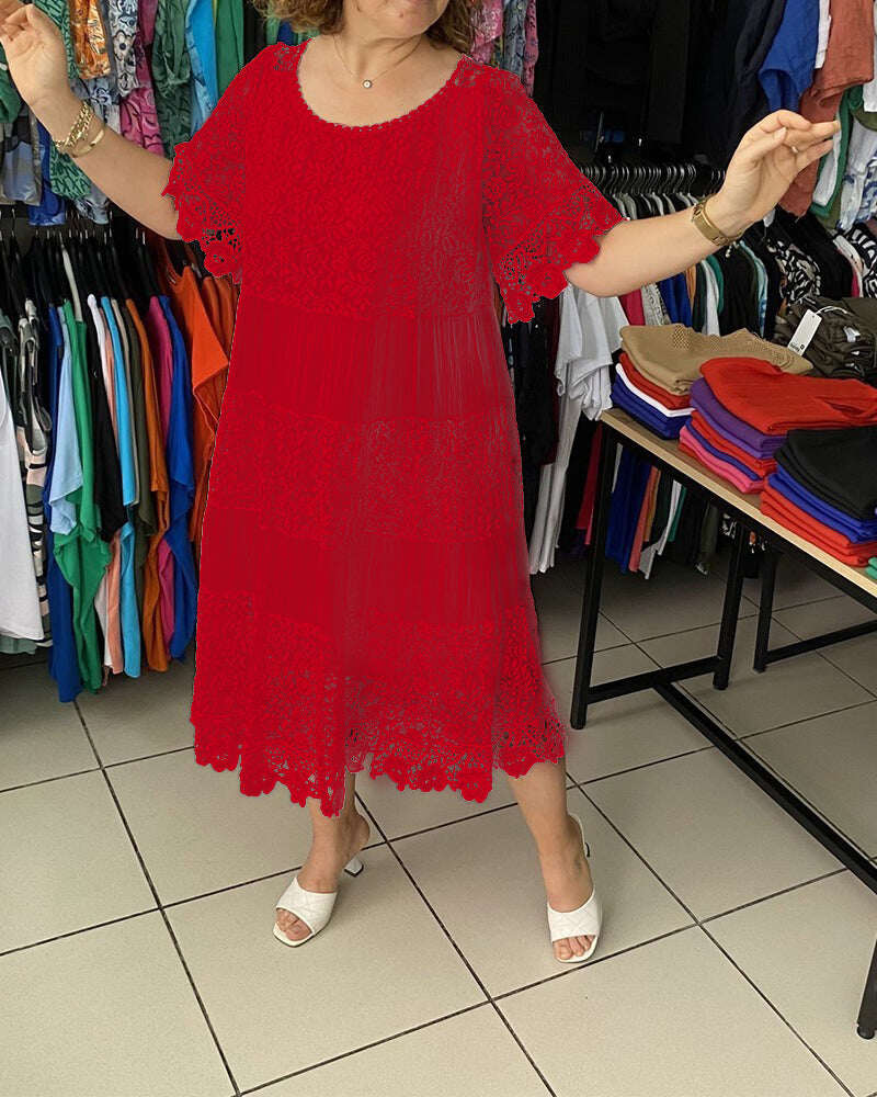 Vestido de renda com mangas curtas em cor sólida